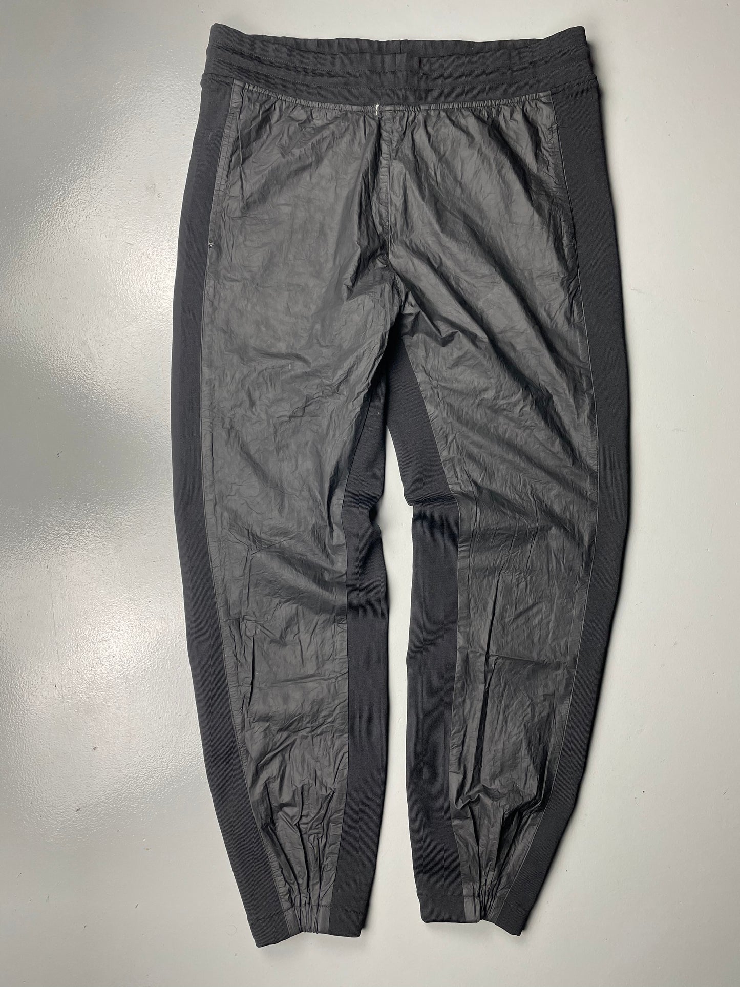 YEEZY Season 3 men's True Onyx Tyvek Joggers - size L