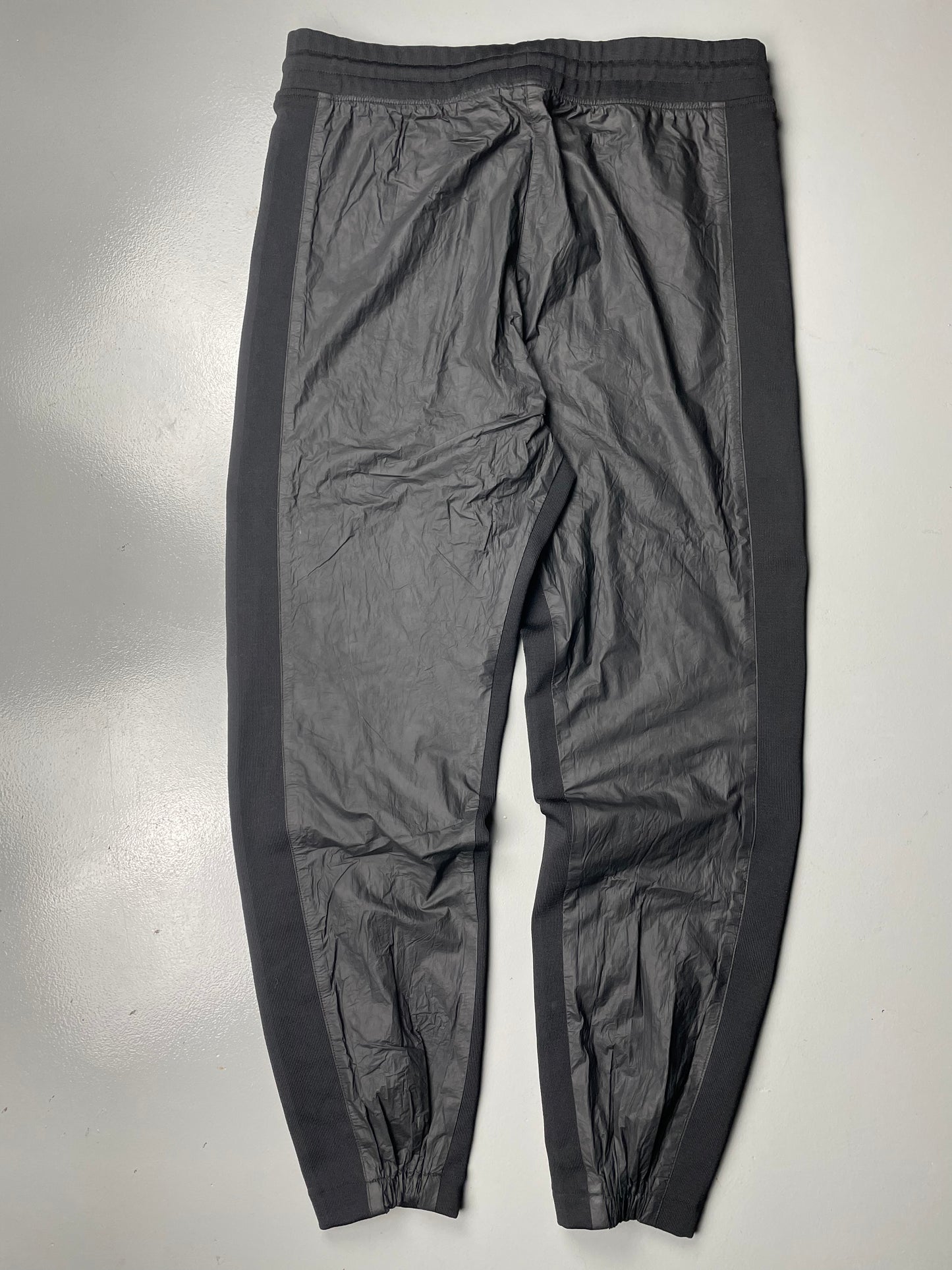 YEEZY Season 3 men's True Onyx Tyvek Joggers - size L