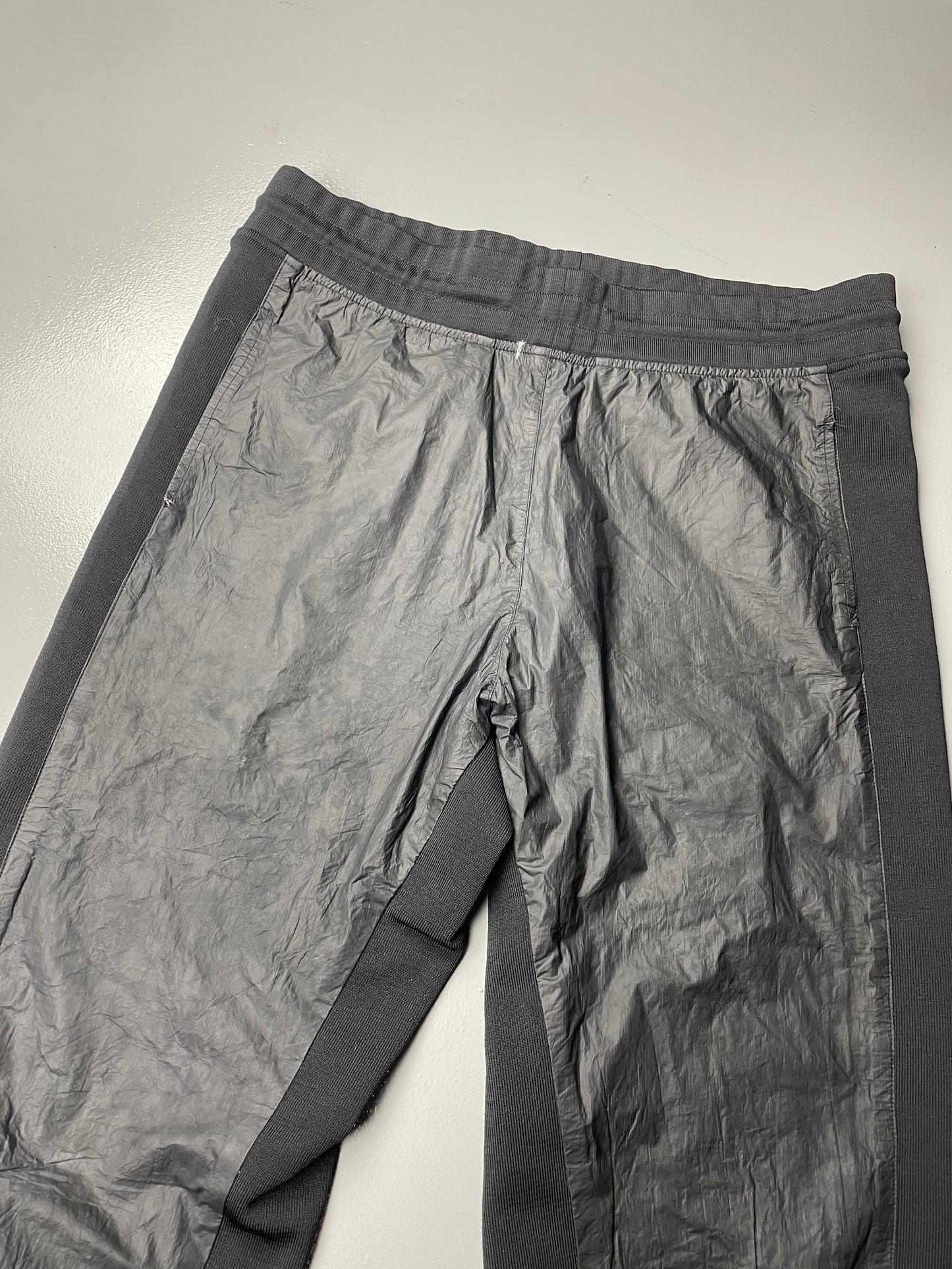 YEEZY Season 3 men's True Onyx Tyvek Joggers - size L