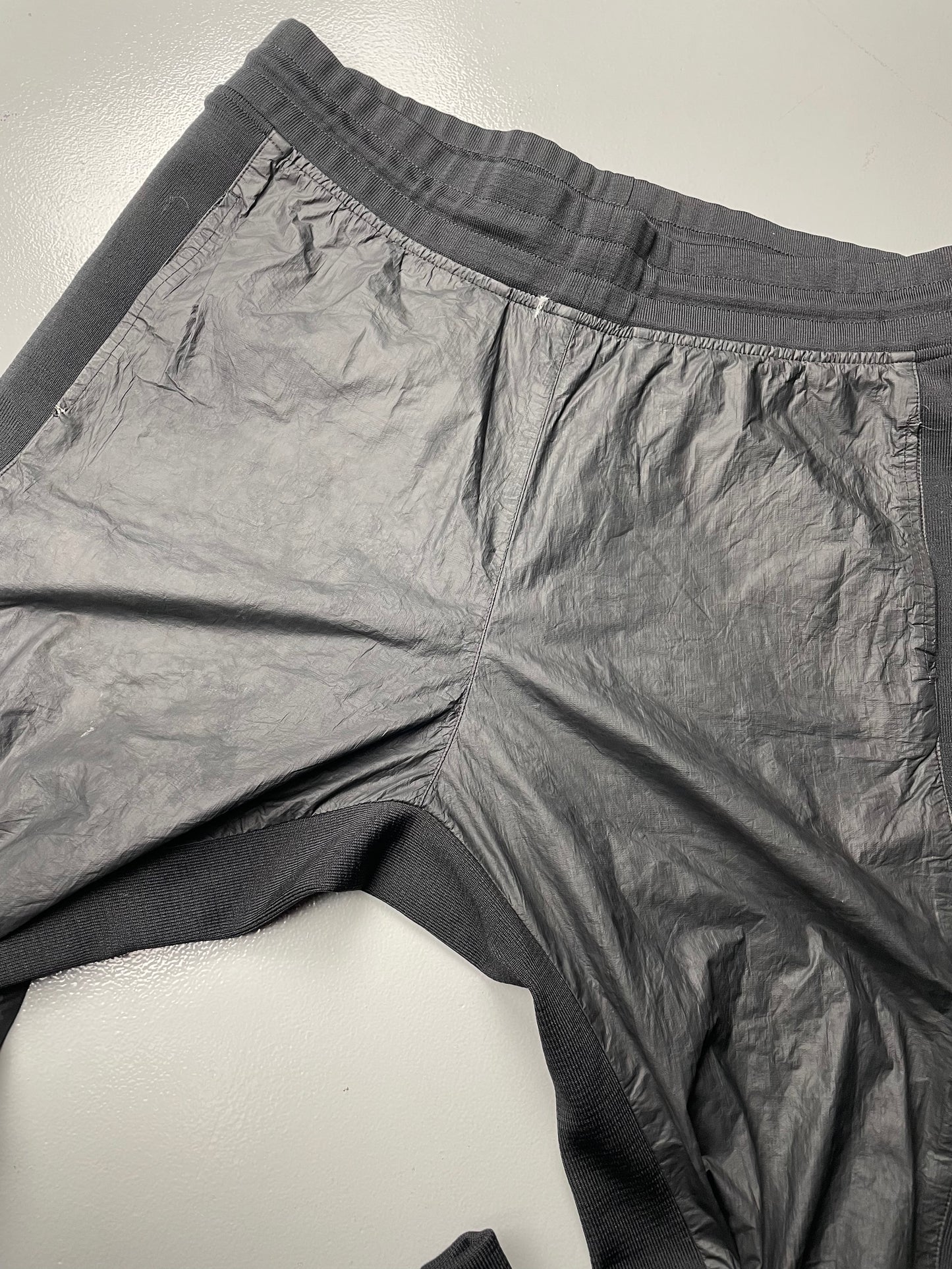 YEEZY Season 3 men's True Onyx Tyvek Joggers - size L