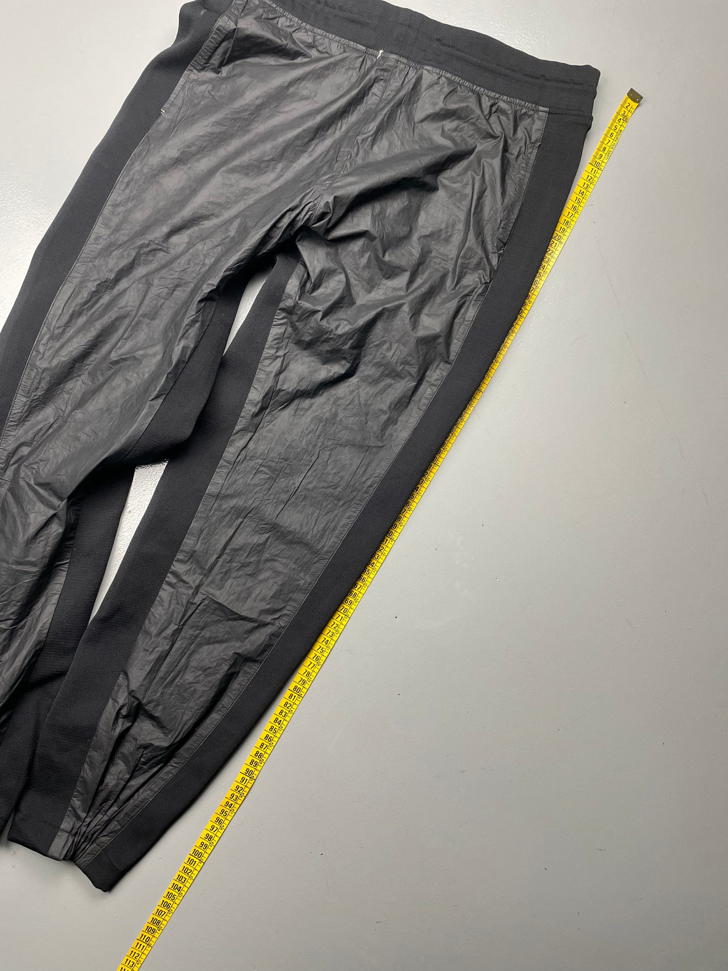 YEEZY Season 3 men's True Onyx Tyvek Joggers - size L