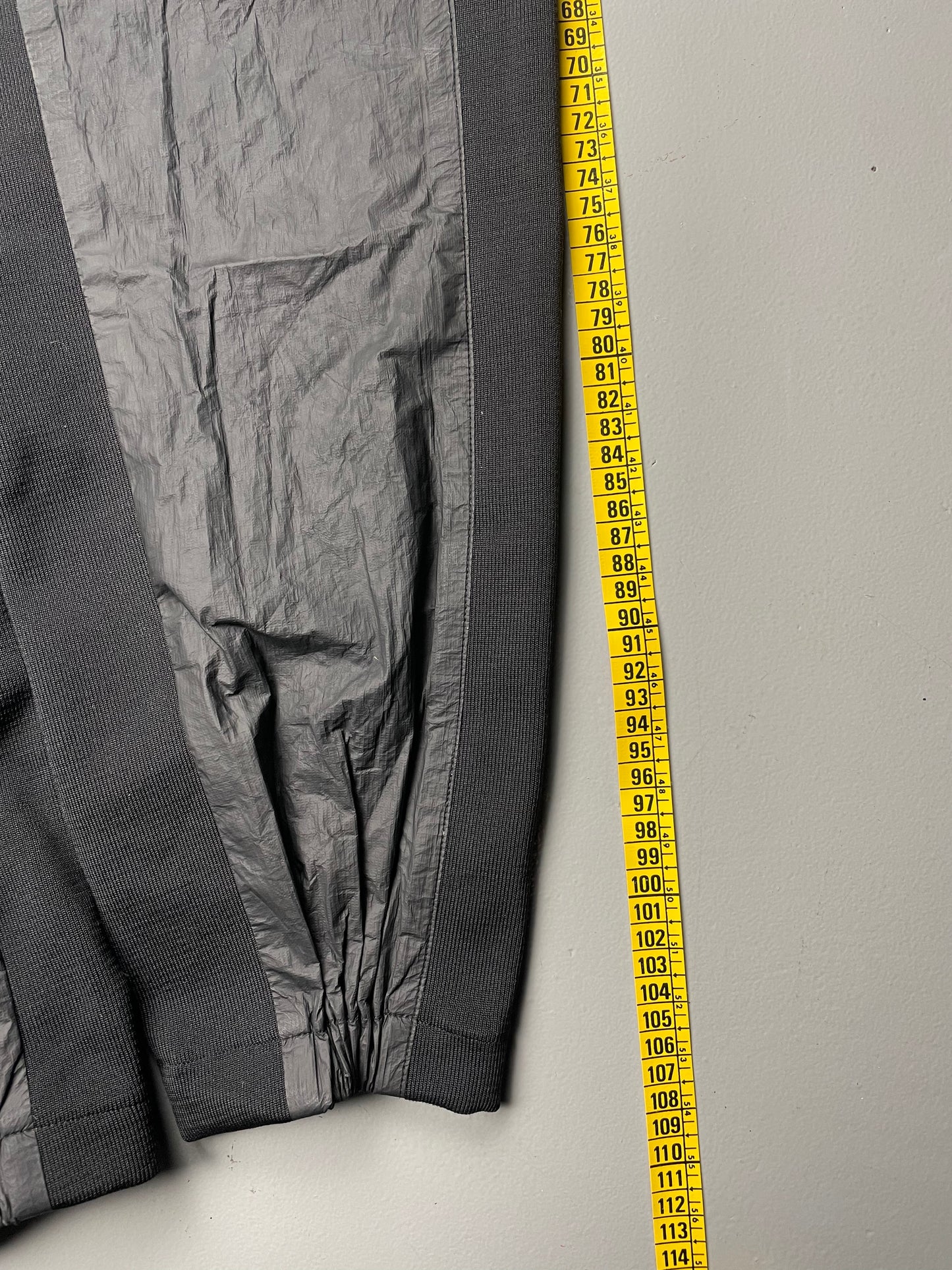 YEEZY Season 3 men's True Onyx Tyvek Joggers - size L