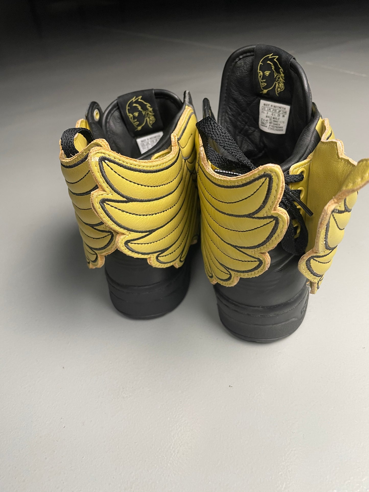 adidas Originals by Jeremy Scott S/S 2011 JS Wings 2.0 (Black/Metallic Gold) - size 43 1/3