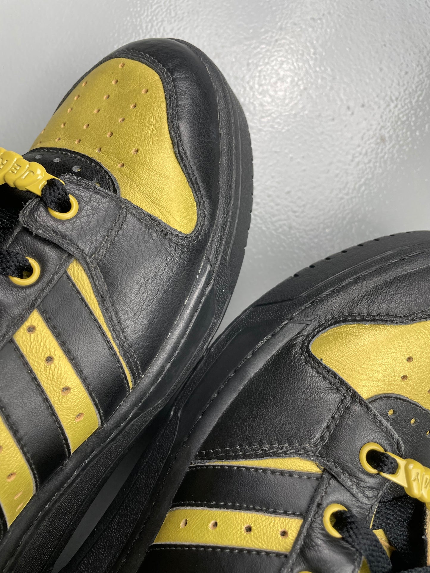 adidas Originals by Jeremy Scott S/S 2011 JS Wings 2.0 (Black/Metallic Gold) - size 43 1/3