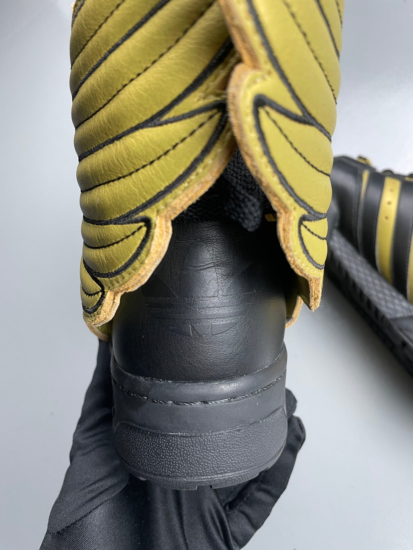 adidas Originals by Jeremy Scott S/S 2011 JS Wings 2.0 (Black/Metallic Gold) - size 43 1/3