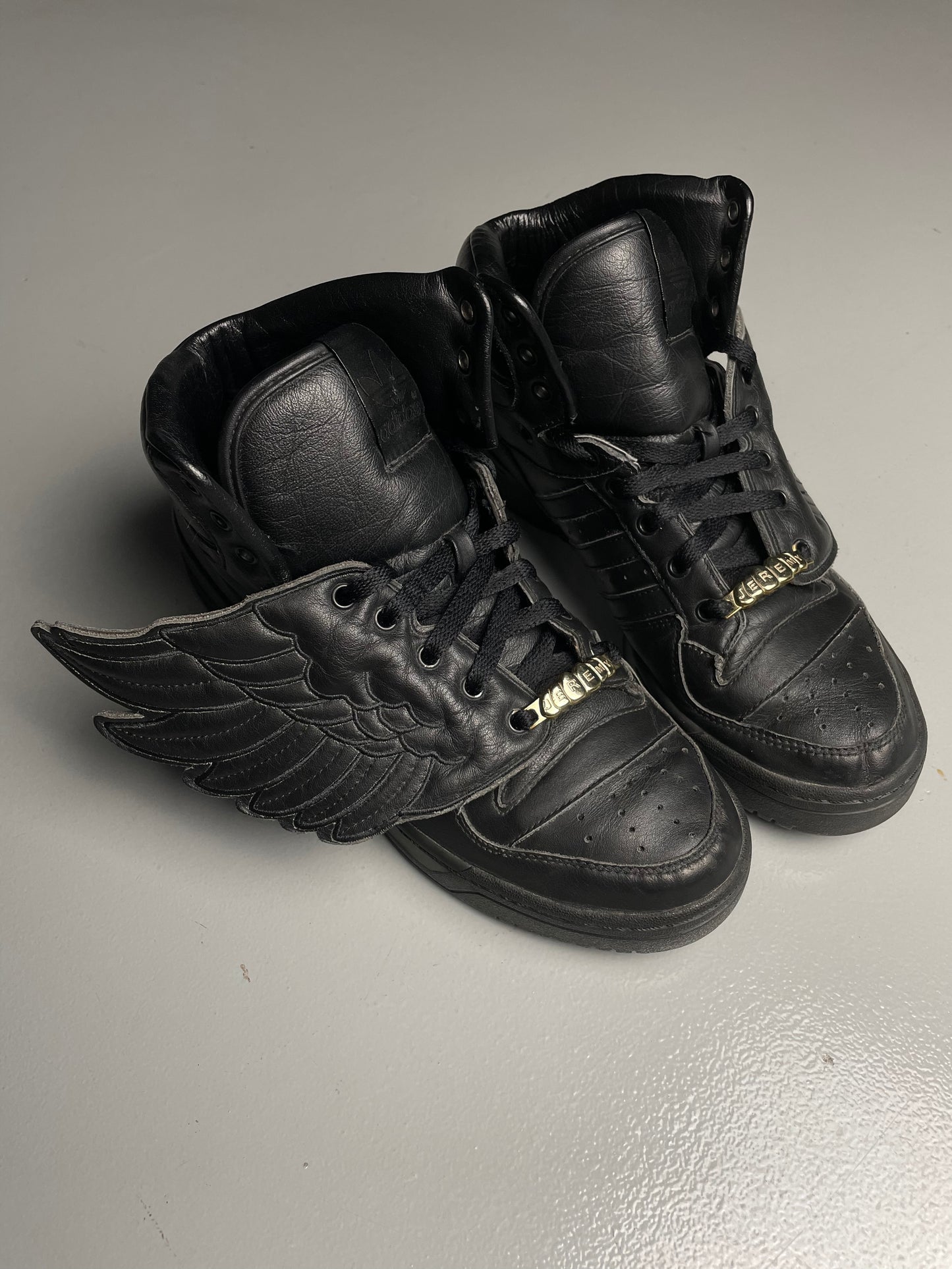 adidas Originals by Jeremy Scott A/W 2009 JS Wings (black) - size 42 2/3