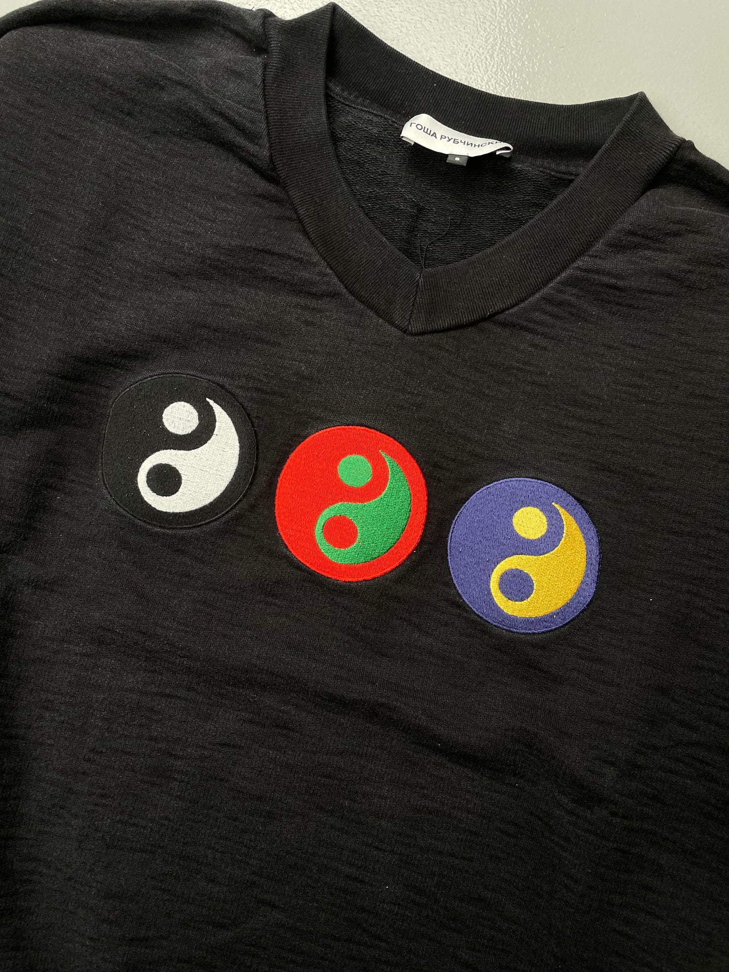 Gosha Rubchinskiy S/S 2017 Yin-Yang V-neck sweatshirt - size S