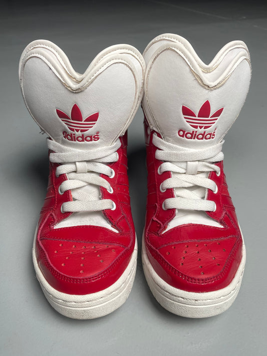 2012 adidas Originals Metro Attitude Logo Heart (red) - size 37 1/3