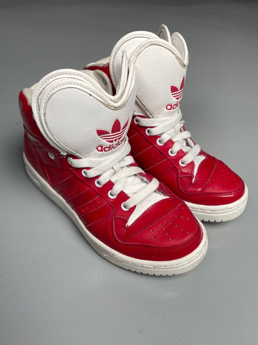 2012 adidas Originals Metro Attitude Logo Heart (red) - size 37 1/3