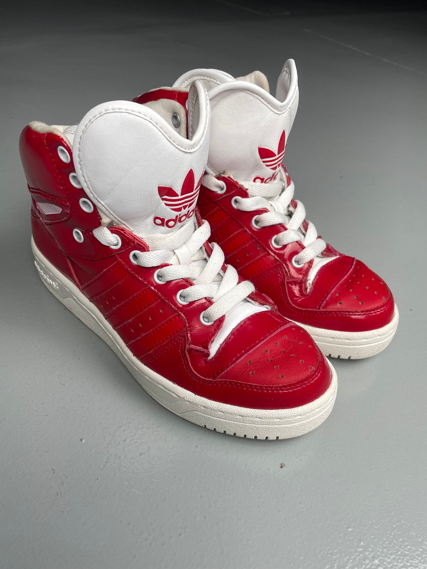 2012 adidas Originals Metro Attitude Logo Heart (red) - size 36
