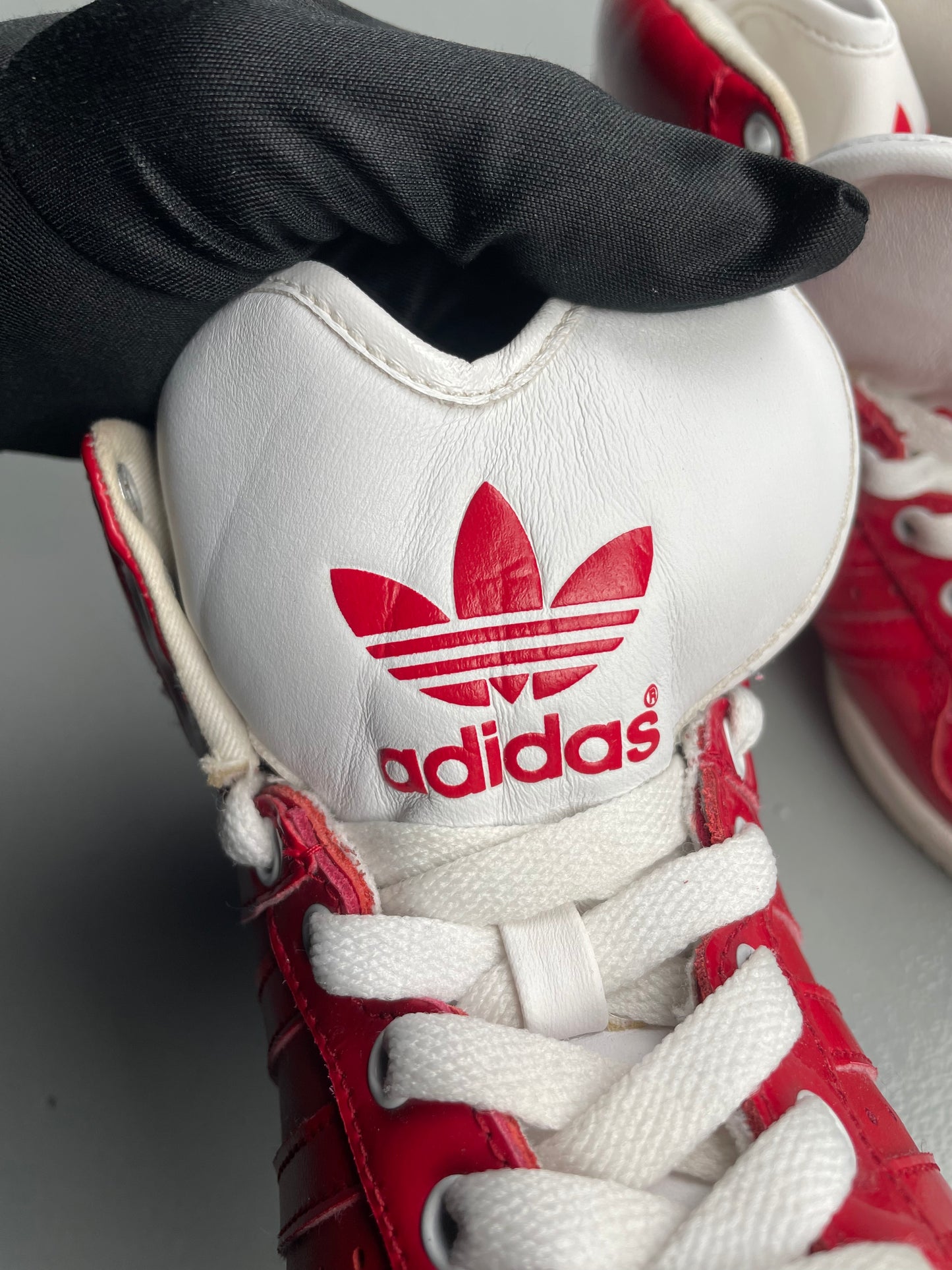 2012 adidas Originals Metro Attitude Logo Heart (red) - size 36