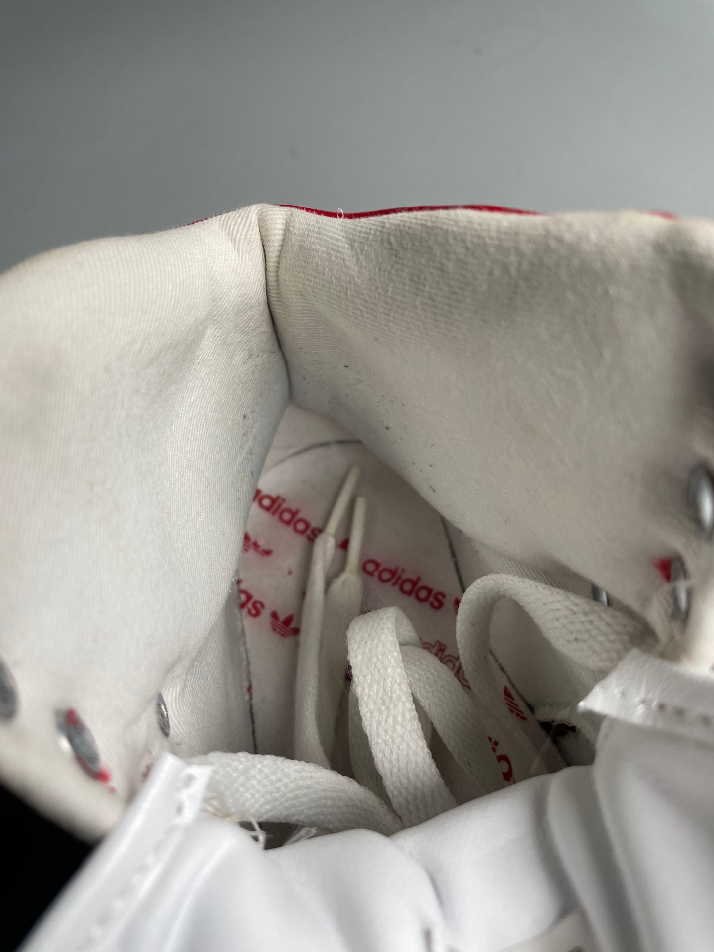 2012 adidas Originals Metro Attitude Logo Heart (red) - size 36