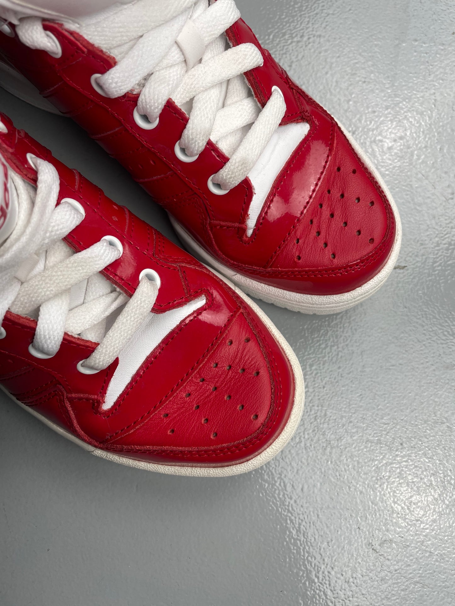 2012 adidas Originals Metro Attitude Logo Heart (red) - size 36 2/3