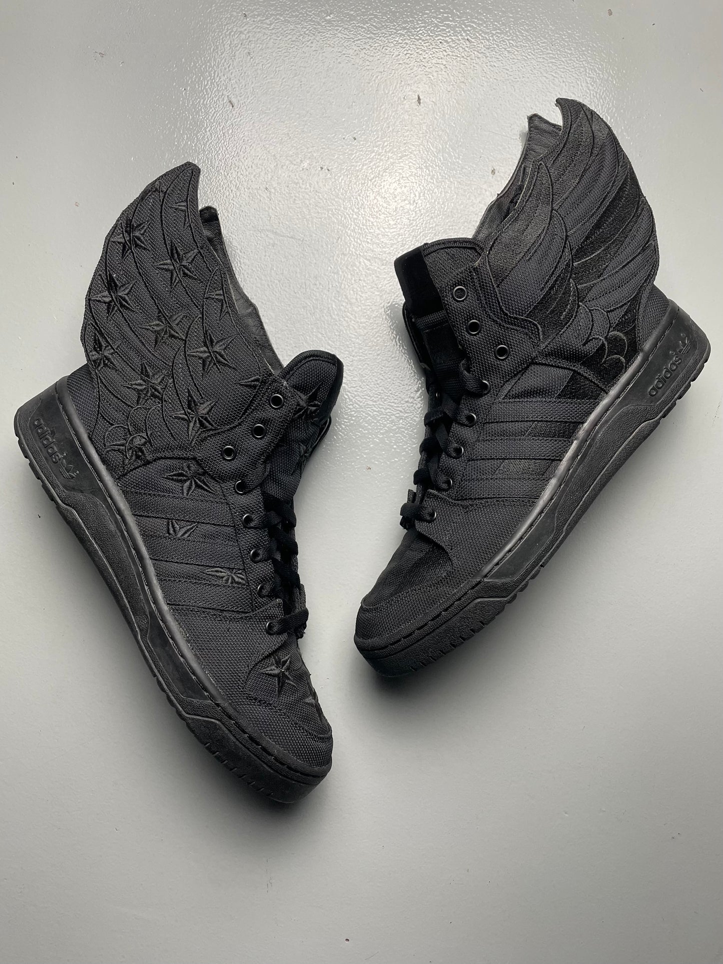 adidas Originals by Jeremy Scott X A$AP Rocky 2013 JS Wings 2.0 Black Flag - size 43 1/3