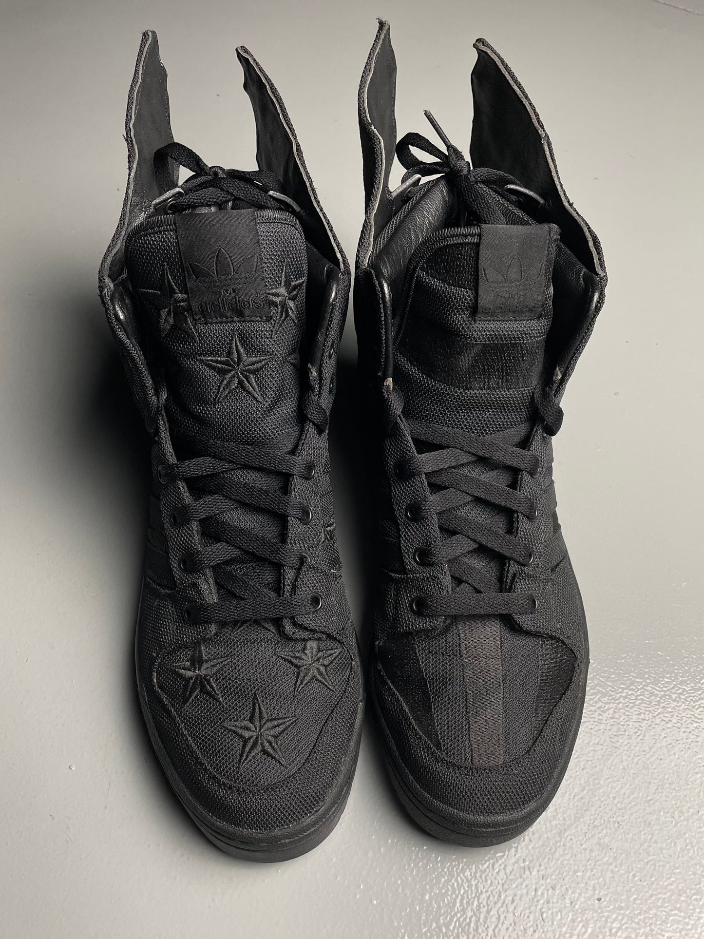 adidas Originals by Jeremy Scott X A$AP Rocky 2013 JS Wings 2.0 Black Flag - size 43 1/3