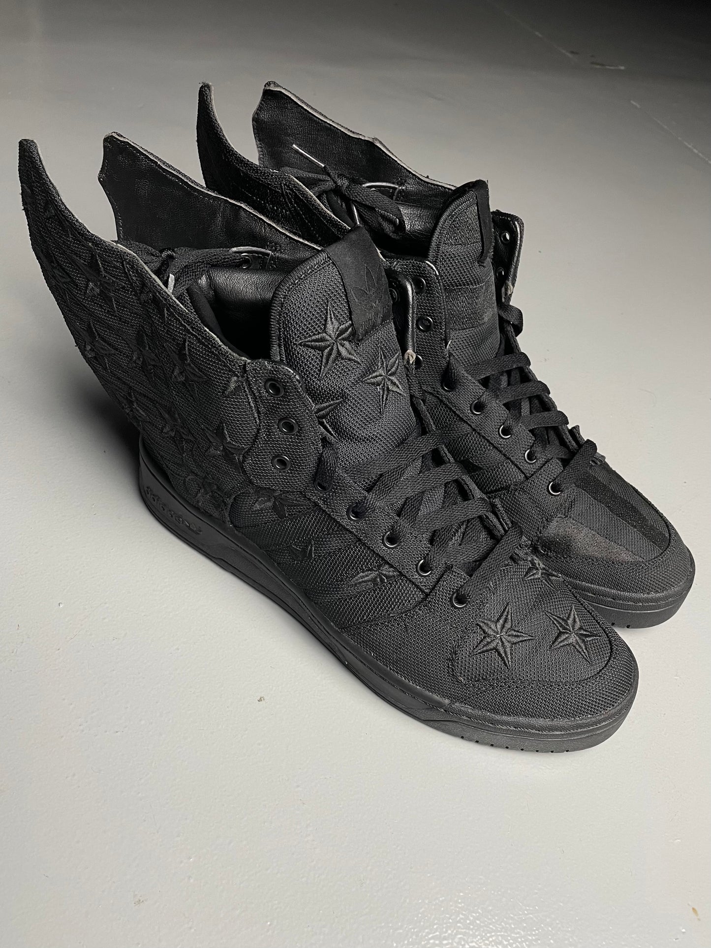 adidas Originals by Jeremy Scott X A$AP Rocky 2013 JS Wings 2.0 Black Flag - size 43 1/3