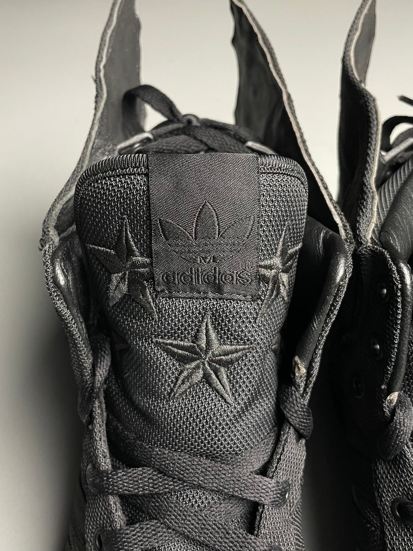 adidas Originals by Jeremy Scott X A$AP Rocky 2013 JS Wings 2.0 Black Flag - size 43 1/3