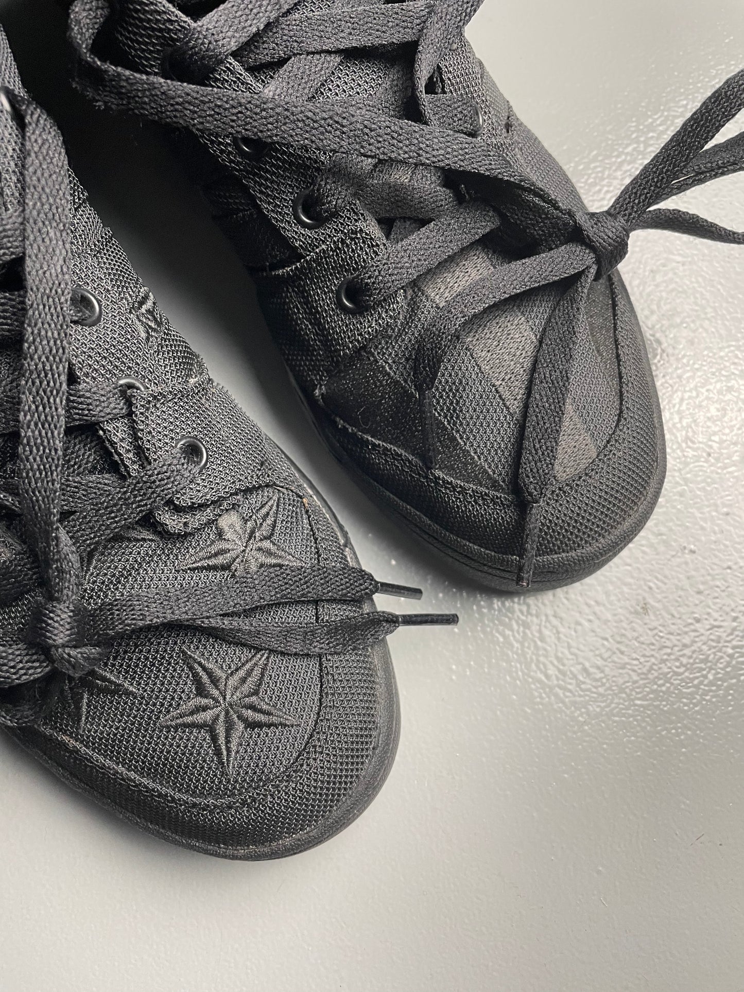adidas Originals by Jeremy Scott X A$AP Rocky 2013 JS Wings 2.0 Black Flag - size 43 1/3
