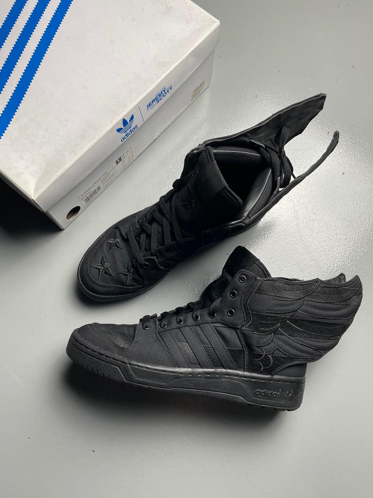 adidas Originals by Jeremy Scott X A$AP Rocky 2013 JS Wings 2.0 Black Flag - size 43 1/3