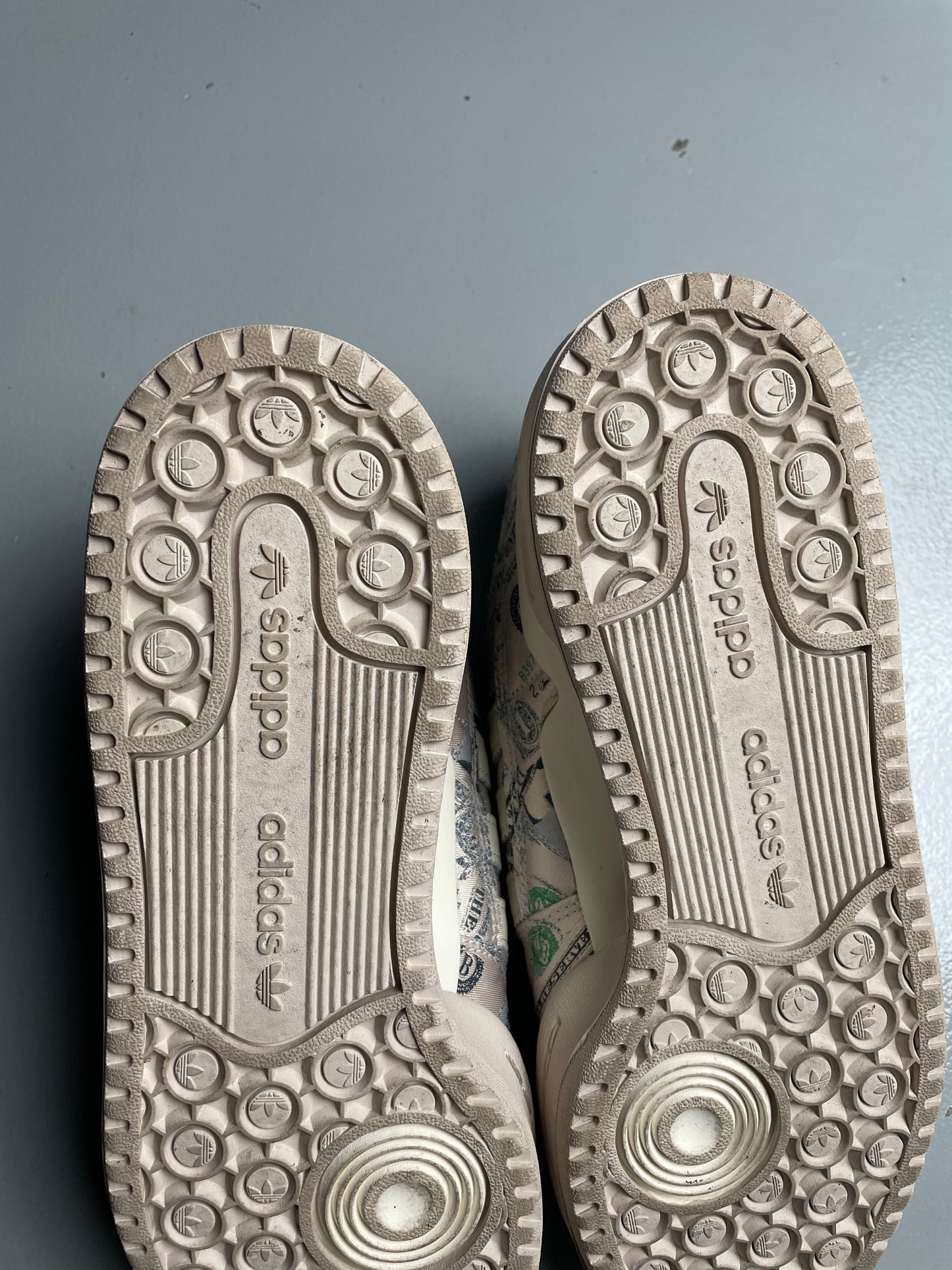 2021 adidas Originals by Jeremy Scott JS Forum Money Lo (no wings) - size 42 2/3
