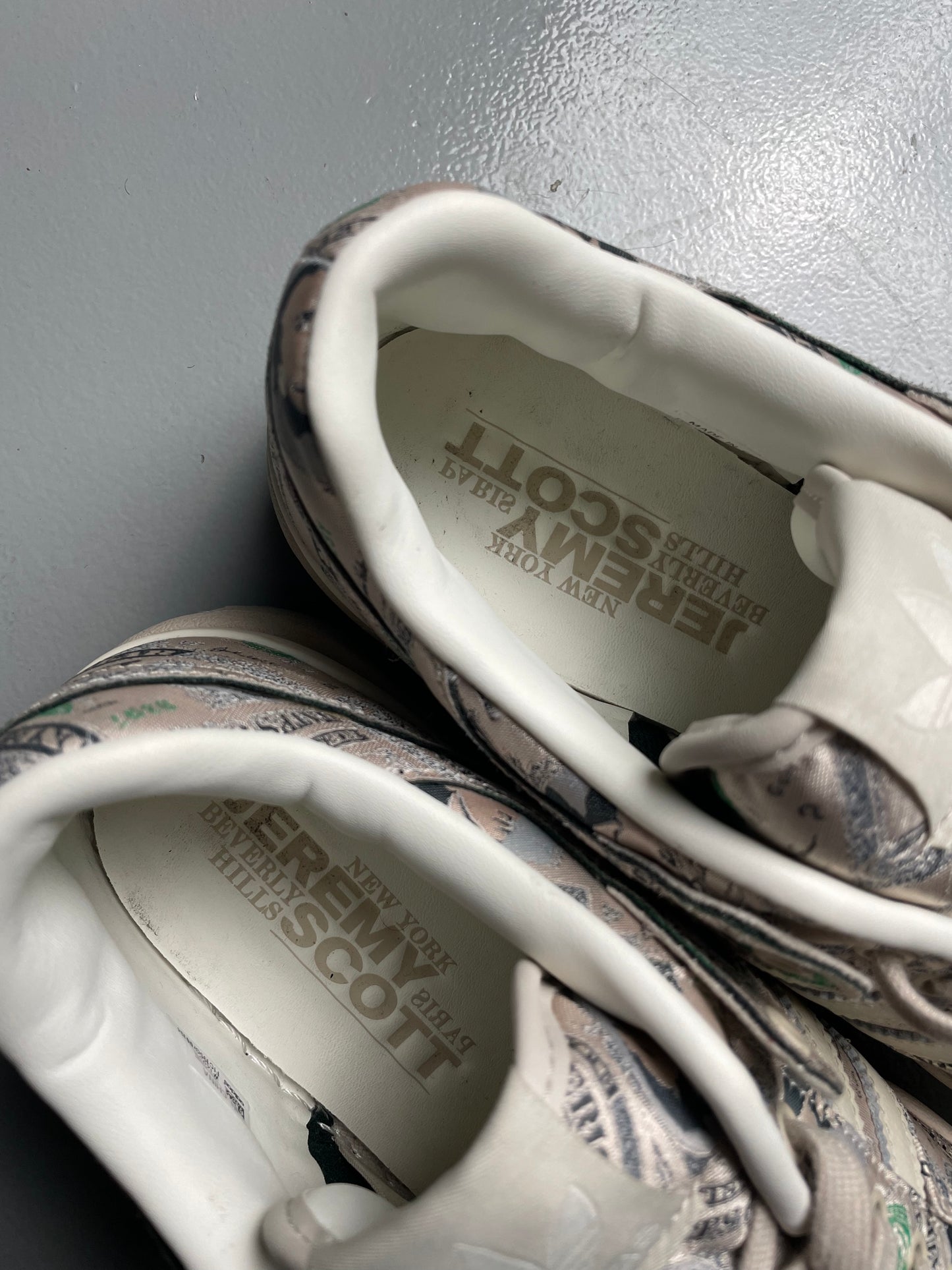 2021 adidas Originals by Jeremy Scott JS Forum Money Lo (no wings) - size 42 2/3