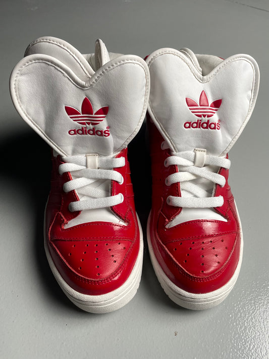 2012 adidas Originals Metro Attitude Logo Heart (red) - size 38 2/3