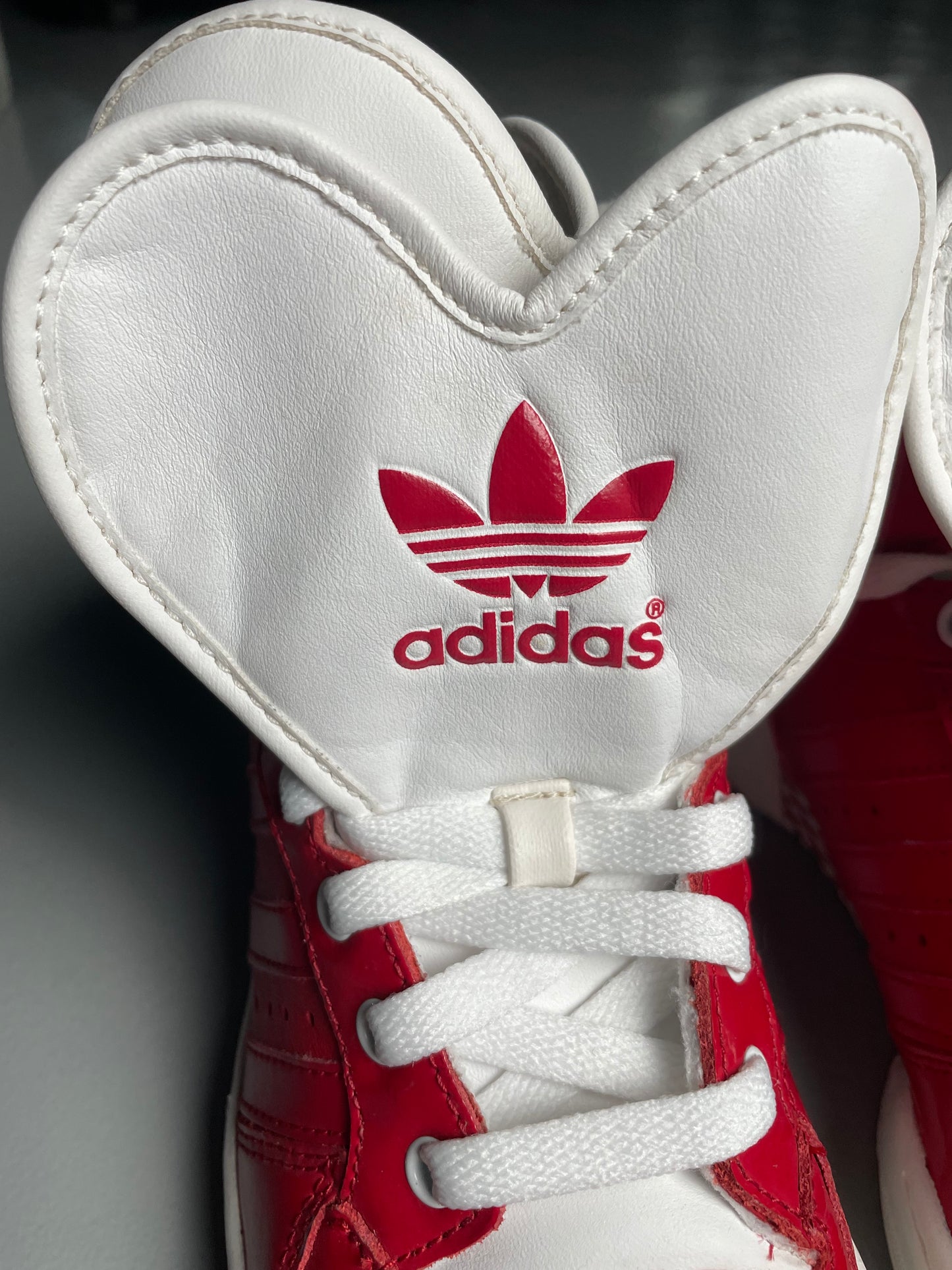 2012 adidas Originals Metro Attitude Logo Heart (red) - size 38 2/3