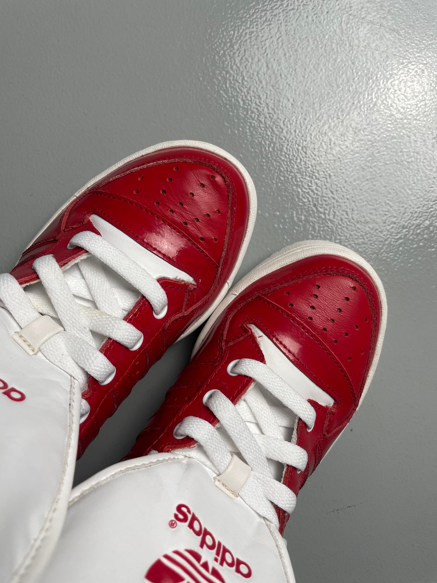 2012 adidas Originals Metro Attitude Logo Heart (red) - size 38 2/3