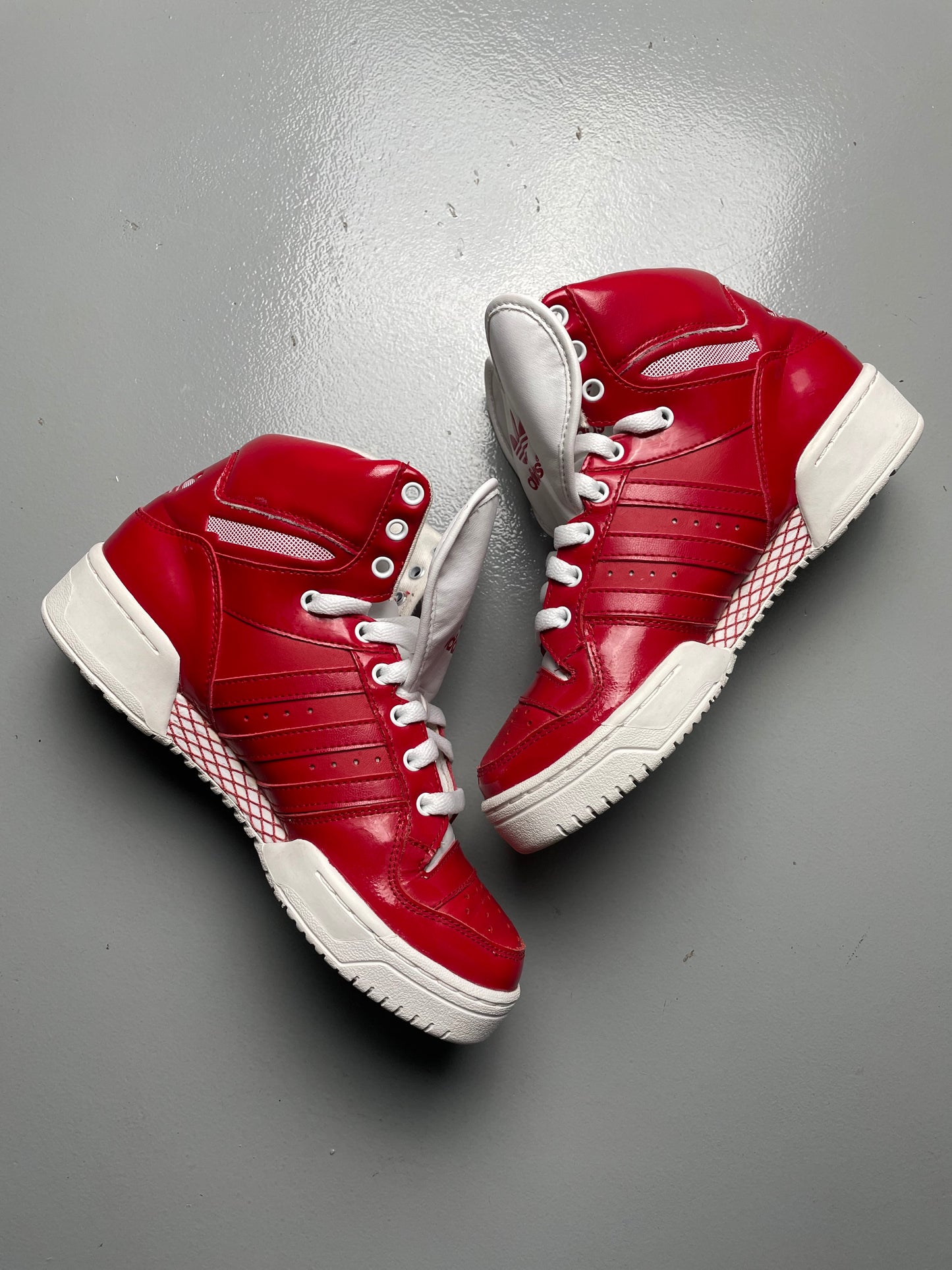 2012 adidas Originals Metro Attitude Logo Heart (red) - size 38 2/3