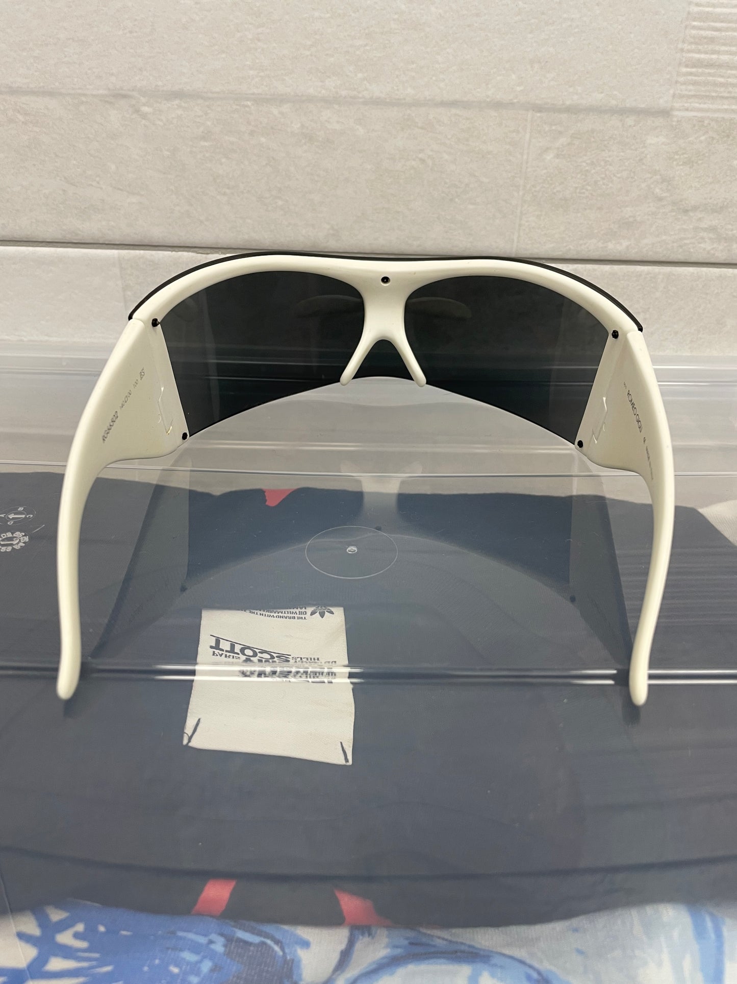 2006 Romeo Gigli RG66502 shield sunglasses (white)