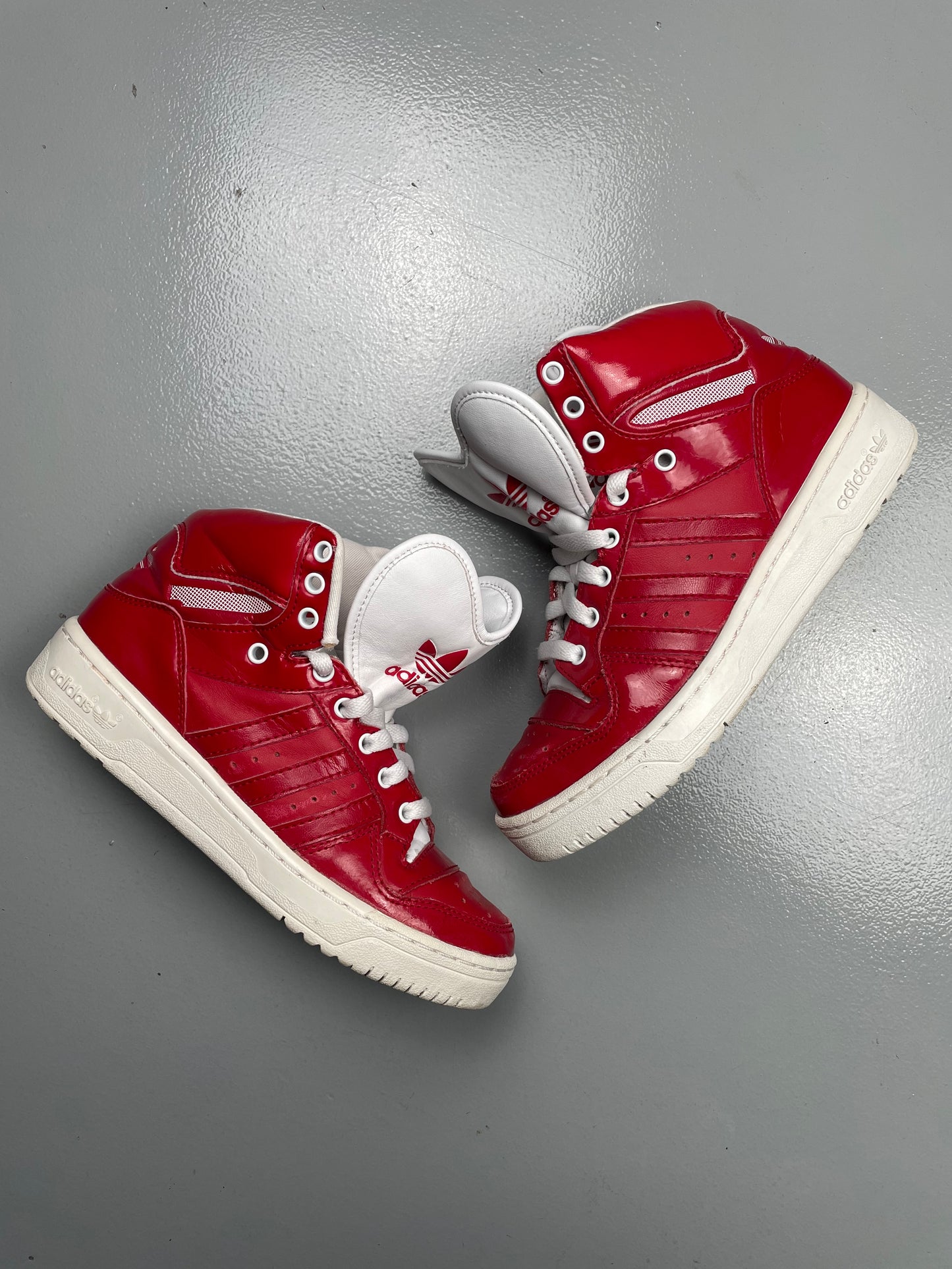 2012 adidas Originals Metro Attitude Logo Heart (red) - size 36 2/3