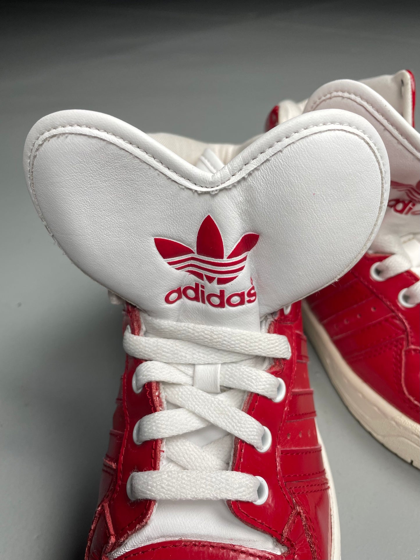 2012 adidas Originals Metro Attitude Logo Heart (red) - size 36 2/3