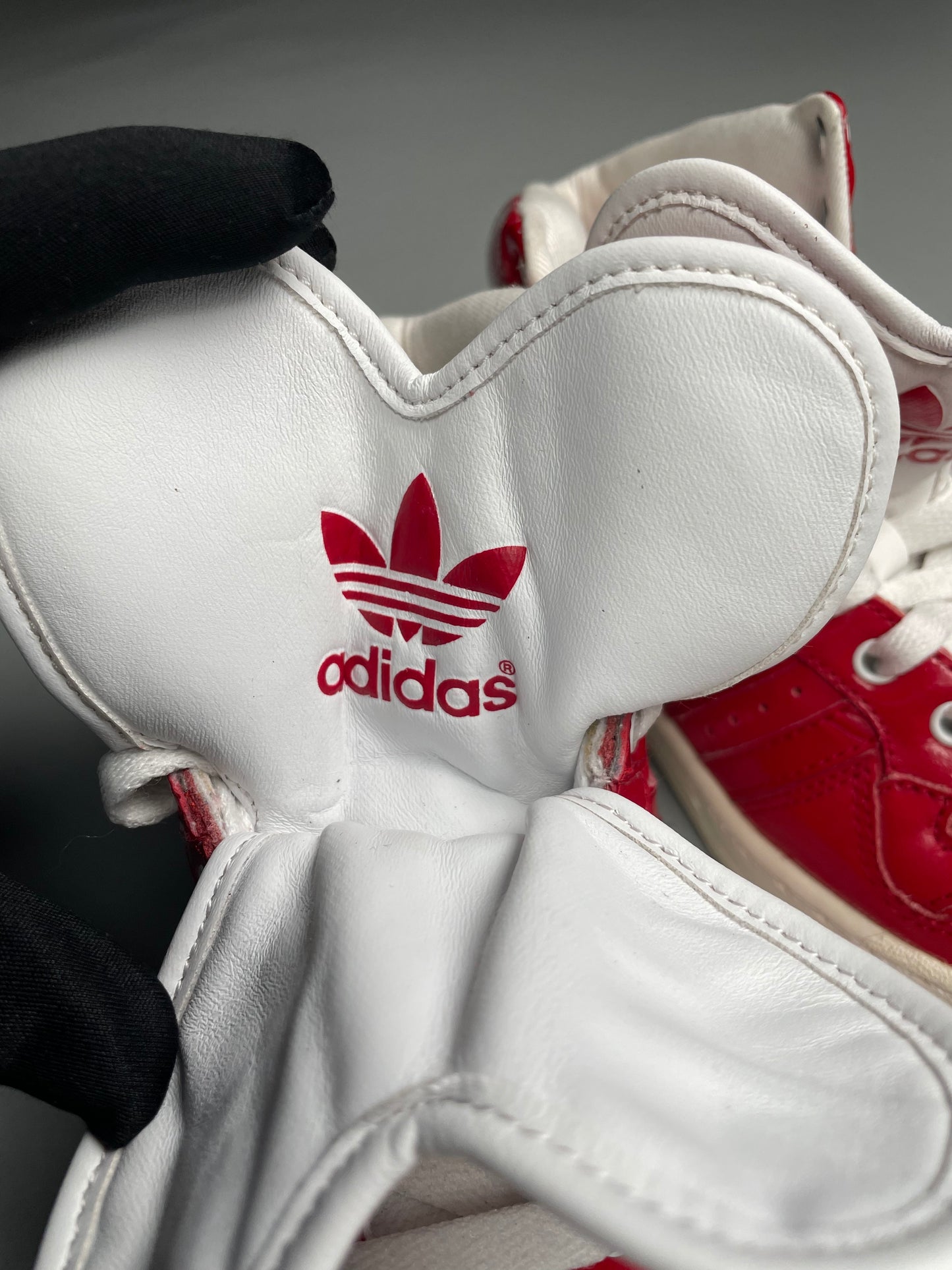 2012 adidas Originals Metro Attitude Logo Heart (red) - size 36 2/3