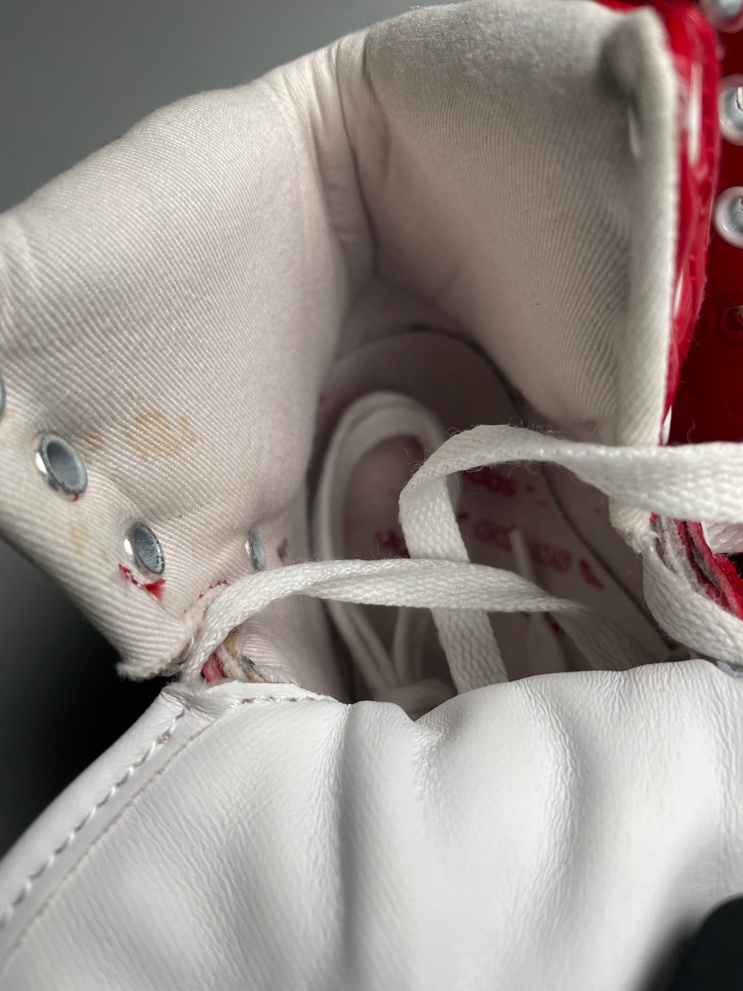 2012 adidas Originals Metro Attitude Logo Heart (red) - size 36 2/3