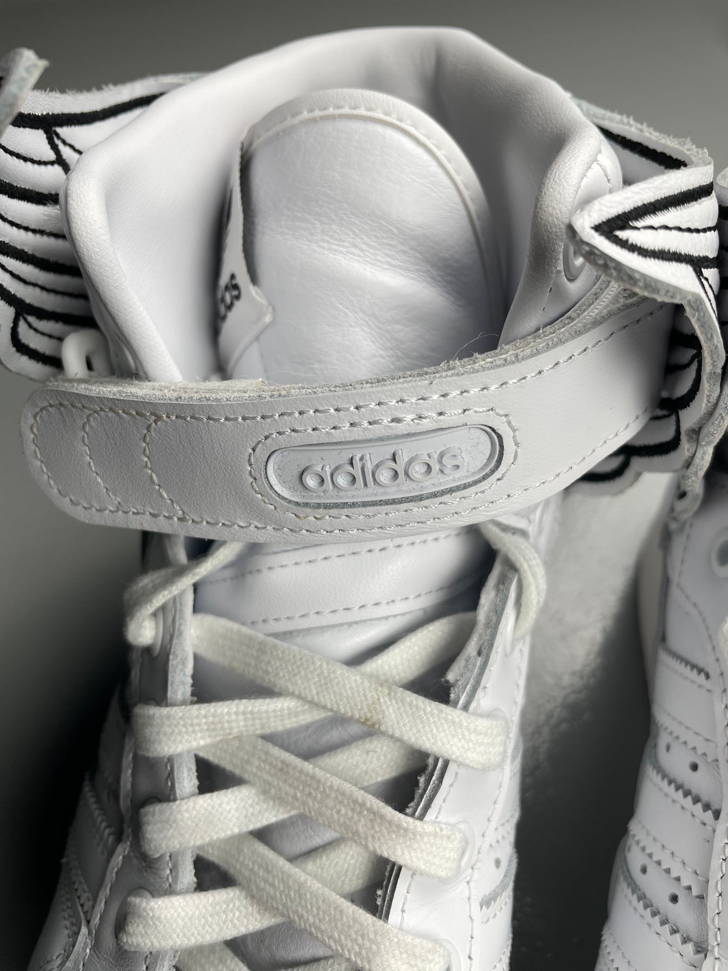 adidas Originals by Jeremy Scott 2022 JS Wings 4.0 (white) - size 44