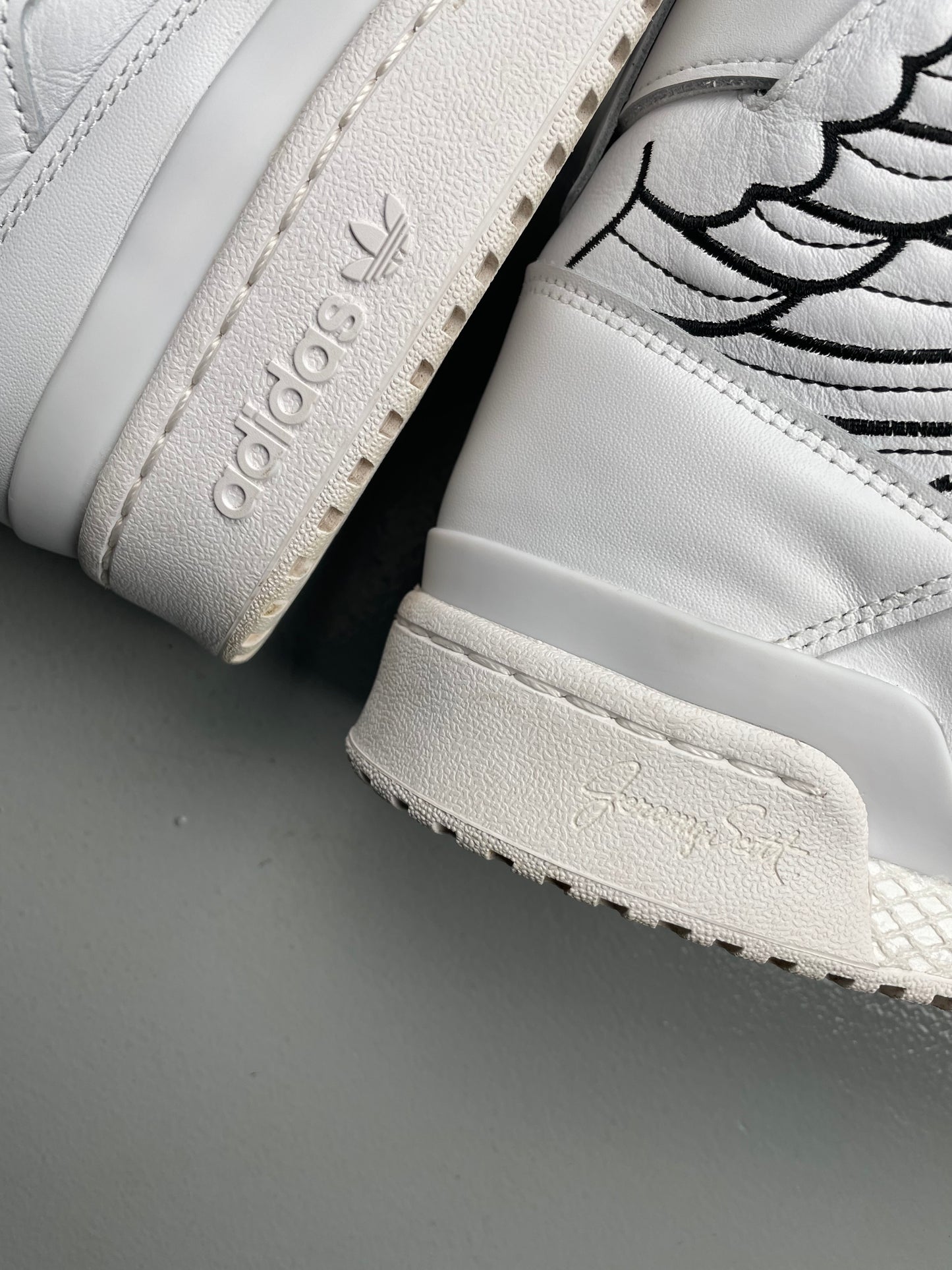 adidas Originals by Jeremy Scott 2022 JS Wings 4.0 (white) - size 44