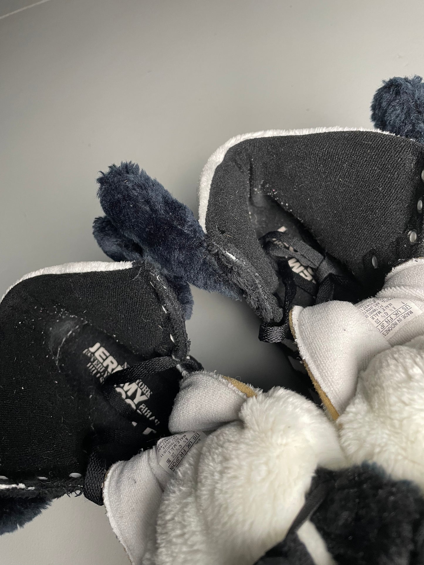 adidas Originals by Jeremy Scott A/W 2011 JS Panda Bear - size 42 2/3