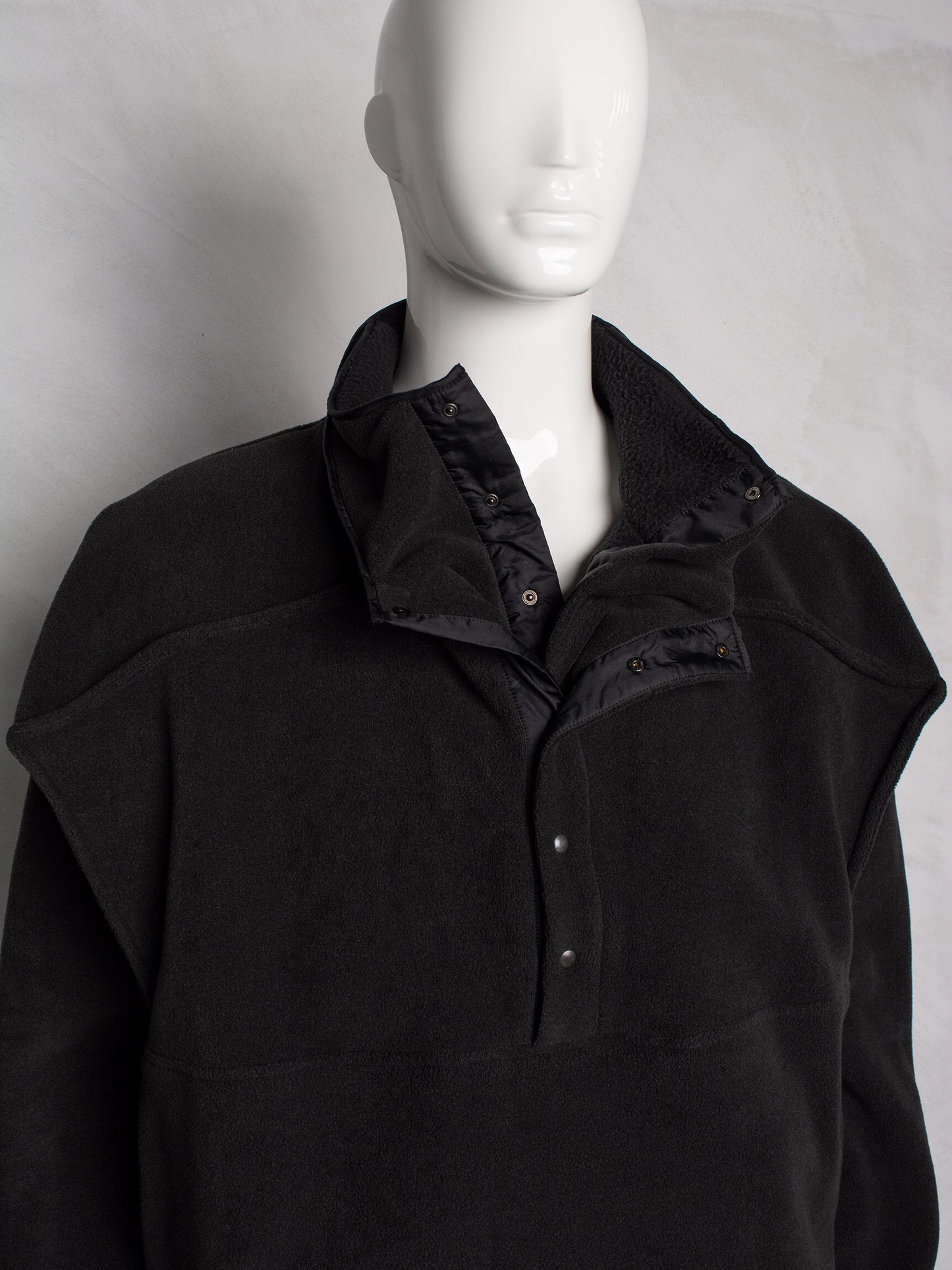 Y/Project Fleece Pop-Up Sweater (black) - size M